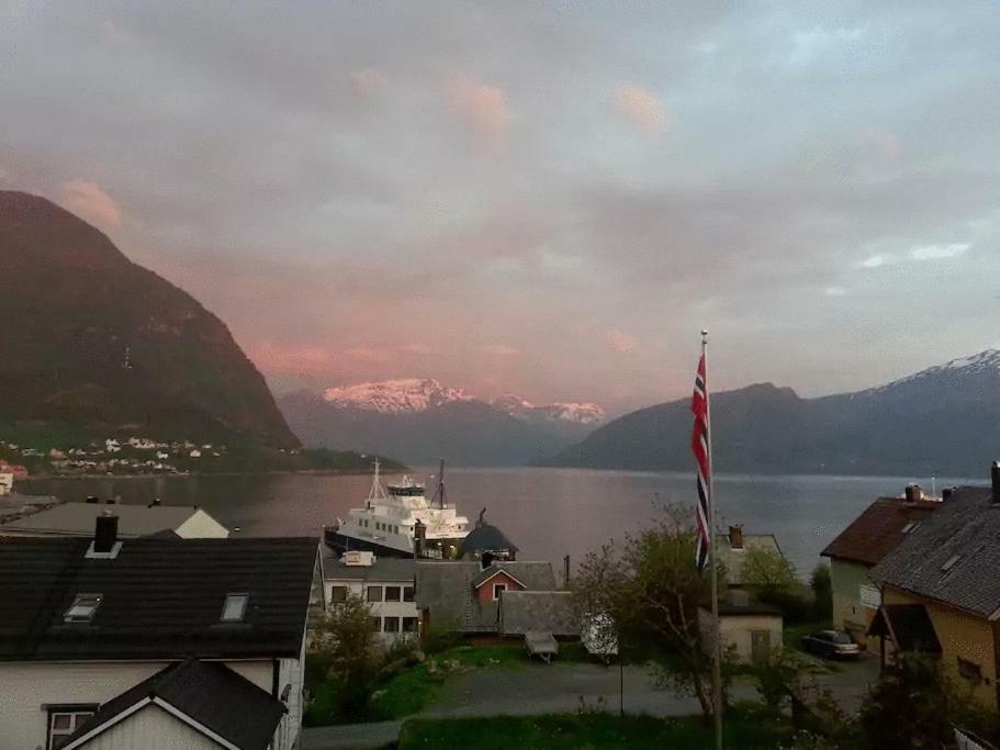 Huset Pa Hauen Villa Volda Exterior photo